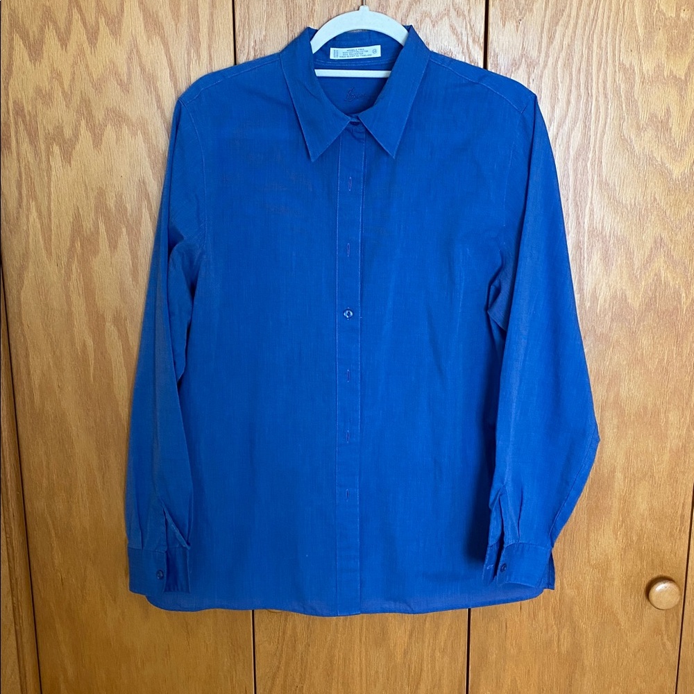 Lady’s shirt/blouse